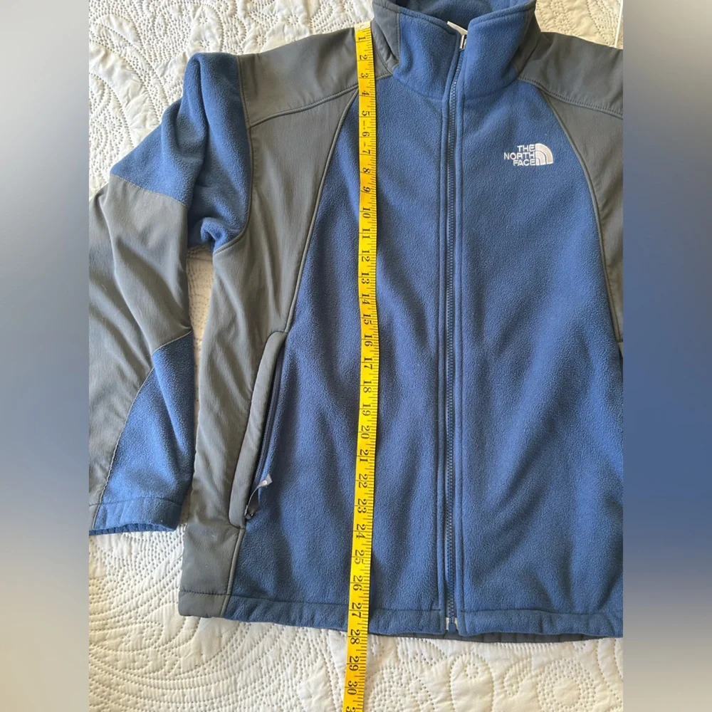 The North Face men’s fleece jacket M. Blue fleece/grey nylon. Decent shape.